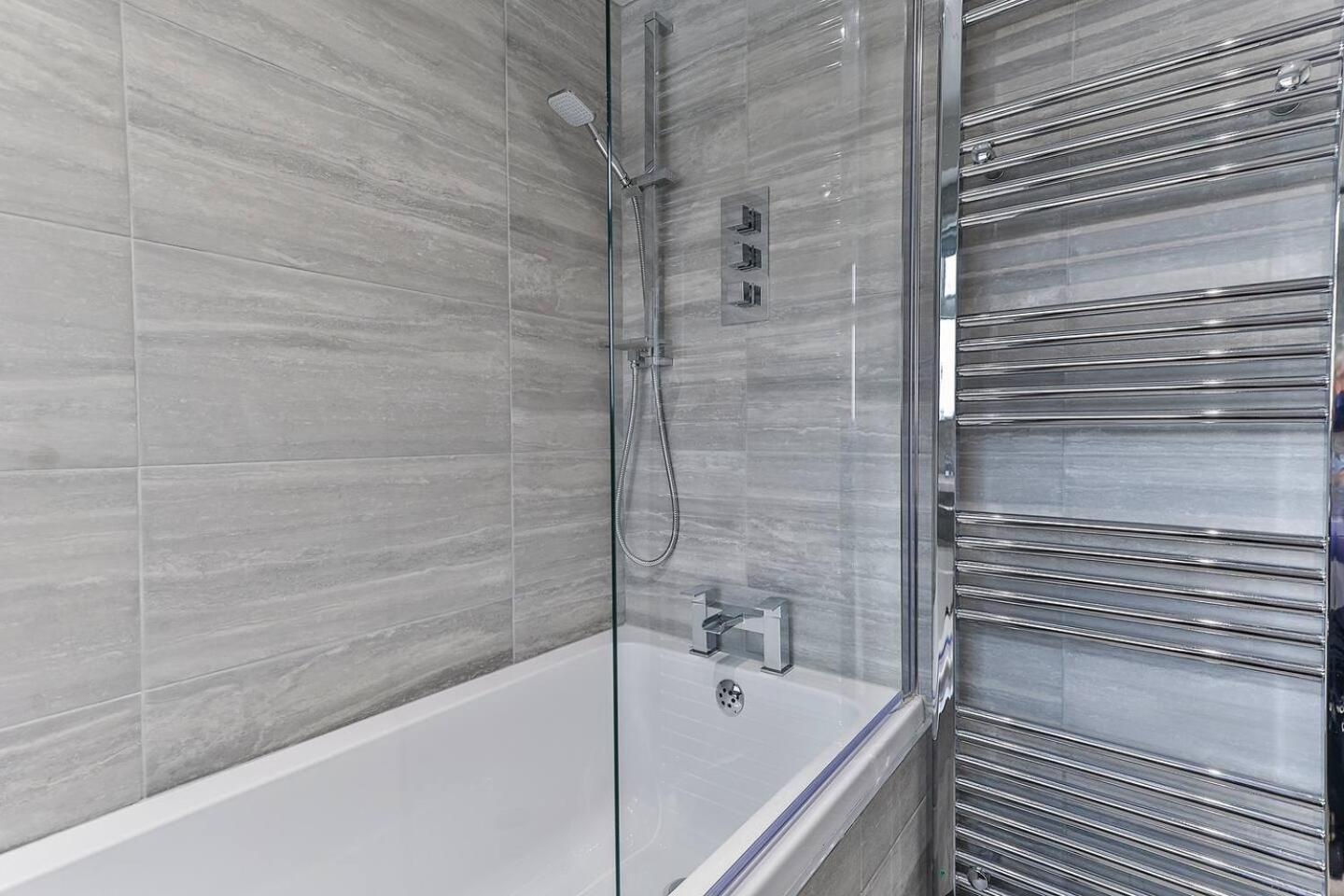 Newly Renovated 3 Bed 2 Bath Apartment & Parking Sheffield Extérieur photo